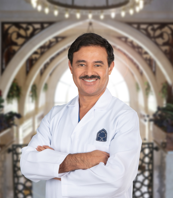 دكتور مخ وأعصاب في المركز الطبي الدولي