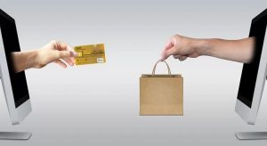 تجربتي مع موقع revolve