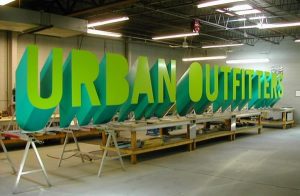 تجربتي مع موقع urban outfitters