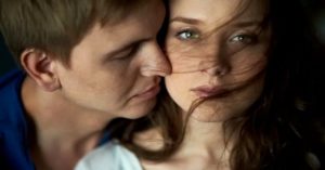 كيف تحرق المرأة قلب الرجل