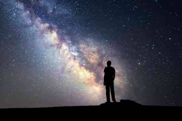 موضوع عن النجوم والمجرات
