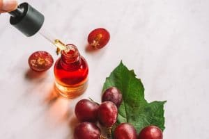 مين استخدمت زيت بذور العنب للتبيض