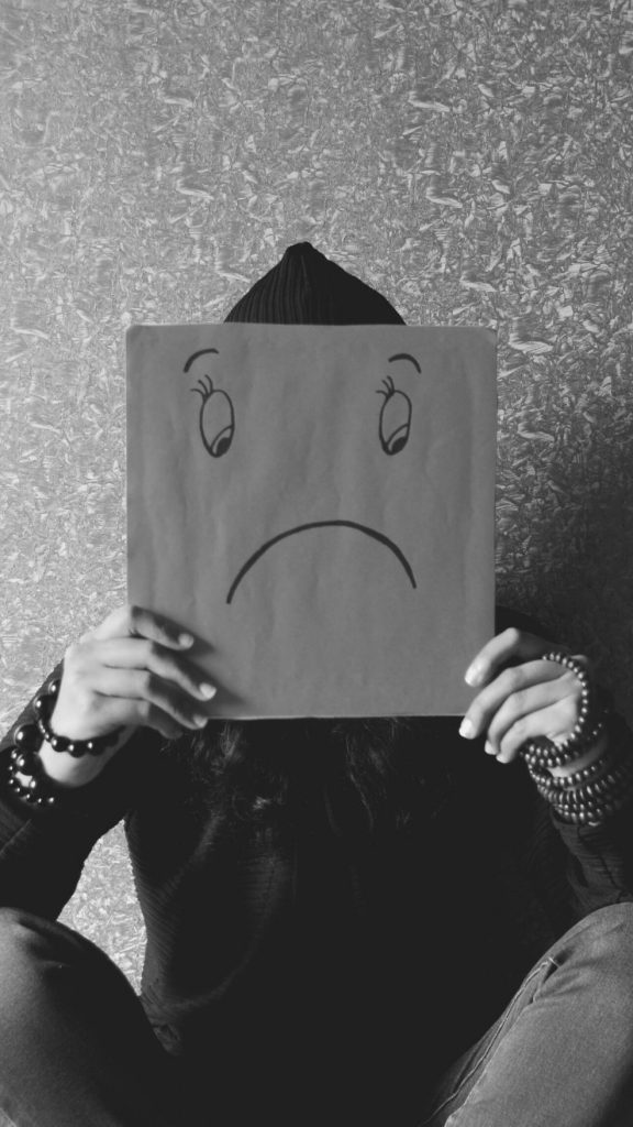 خلفيات سوداء حزينة للواتس ٤