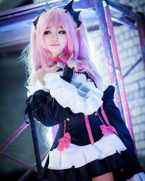 بنات انمي حقيقيات ٥