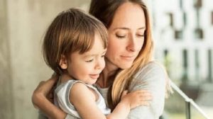 عبارات عن حب الأم لابنها