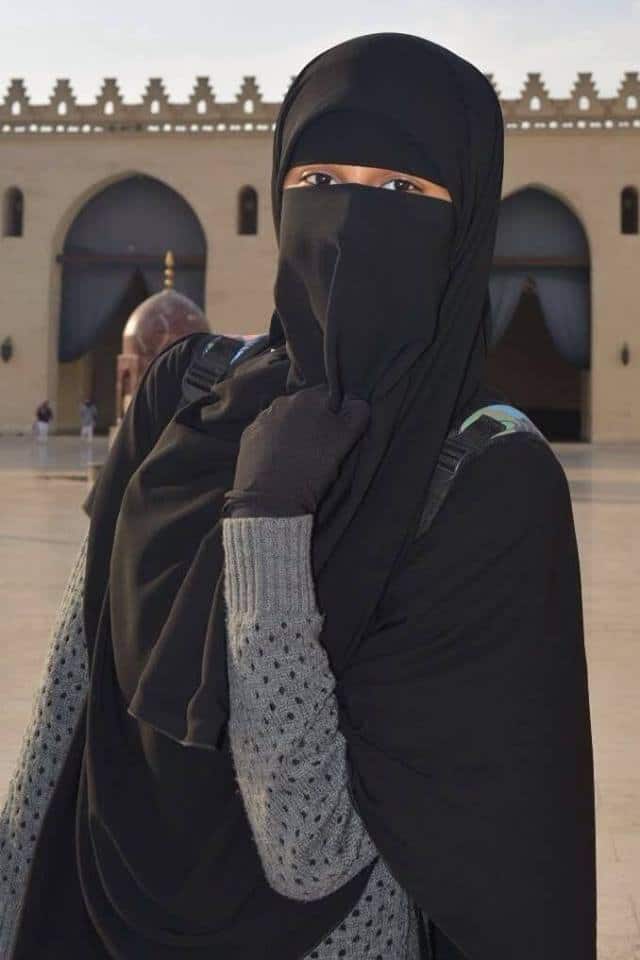 بوستات عن المنتقبات  2