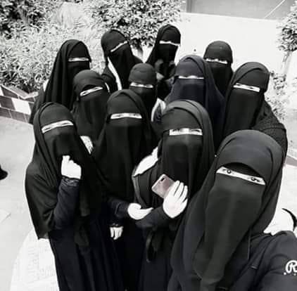 بوستات عن المنتقبات  1
