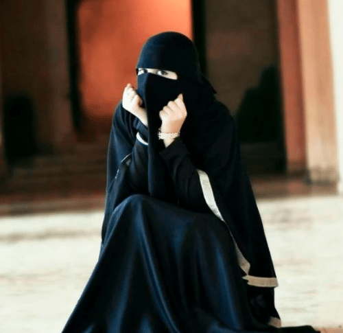 بوستات عن المنتقبات  4