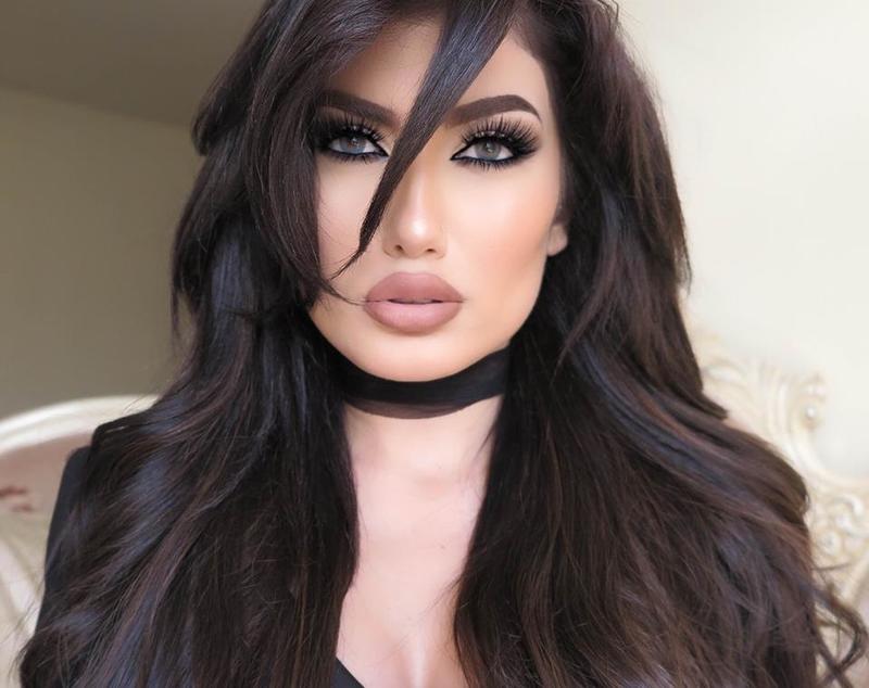 صبغة أسود لامع للبشرة البيضاء