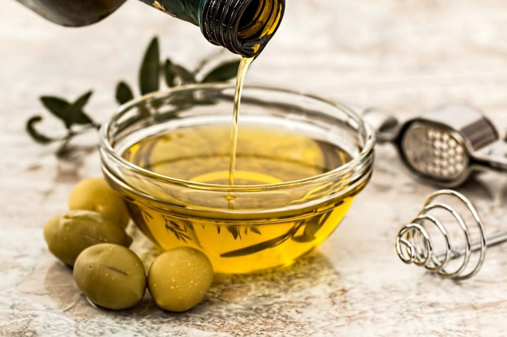 علاج لحمية الأنف بزيت الزيتون