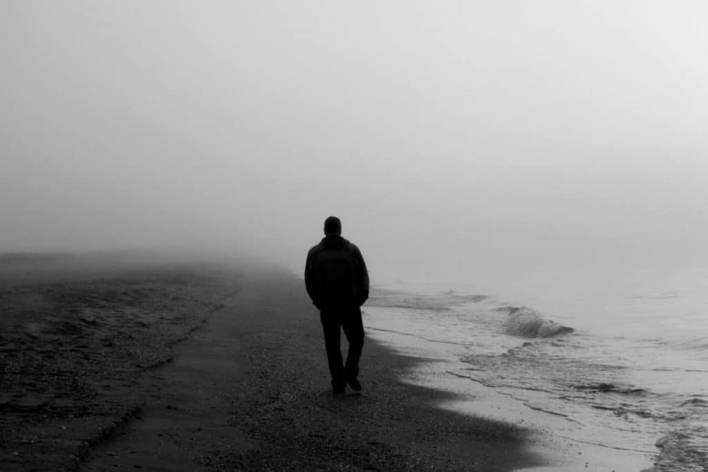 عبارات عن العزلة تويتر