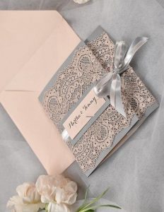 ابيات شعر في بطاقات الاعراس