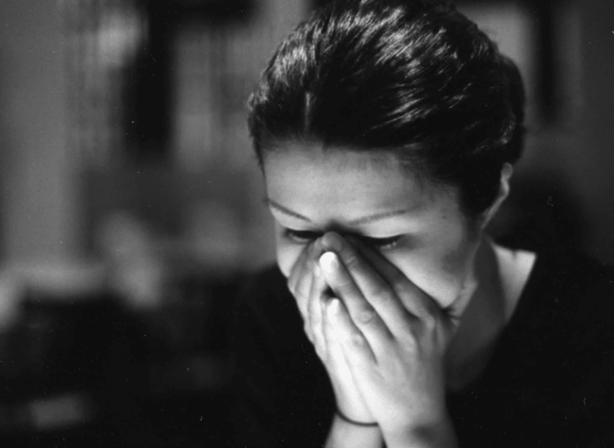 كيف اواسي شخص متضايق من أهله
