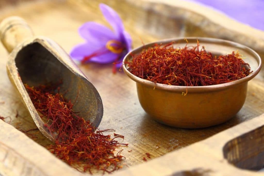 متى يبدأ مفعول الزعفران