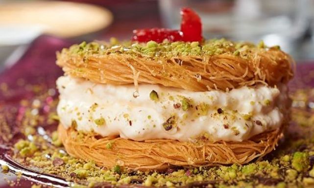 إن الكُنافة لا ينالُ وصالها