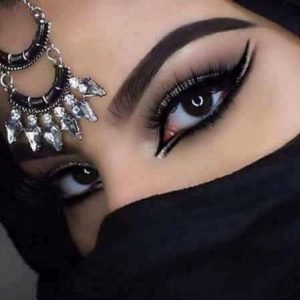شعر وصف العيون السود