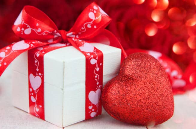 عبارات تكتب على الهدايا للزوج