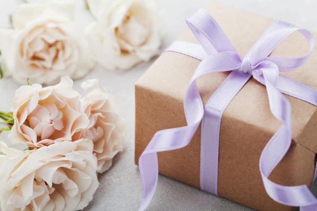 عبارات هدايا للاخت تويتر
