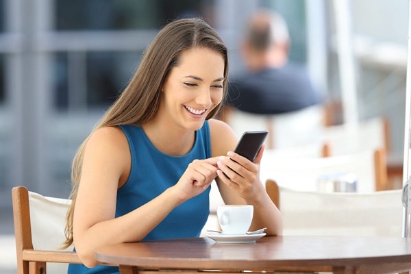 كيف اجعله يحبني عن طريق الرسائل