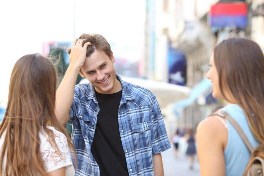 كلام عن الرجل اللعوب