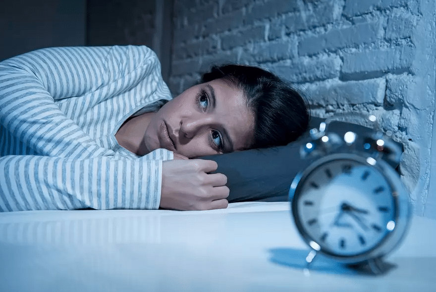 كيف أنام بسرعة من غير تفكير