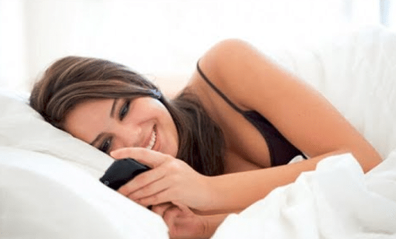 كيف اجعله يحبني عن طريق الرسائل
