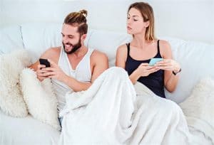 كيف أعرف أن زوجي يخونني