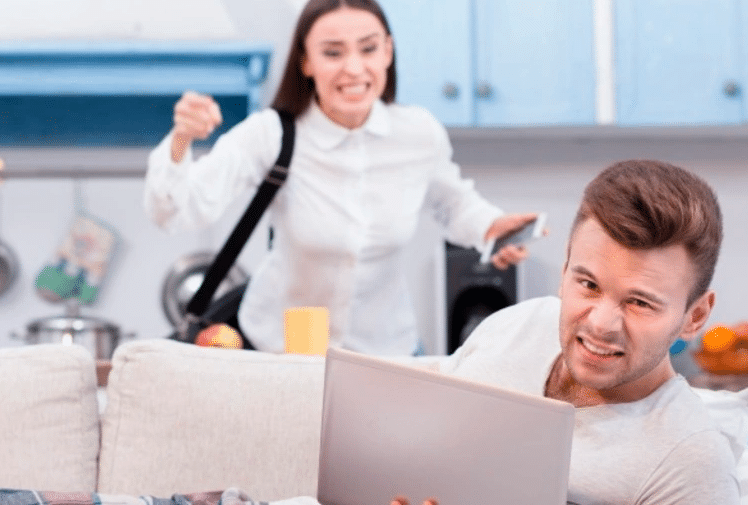 كيف أعرف أن زوجي يخونني في الواتس