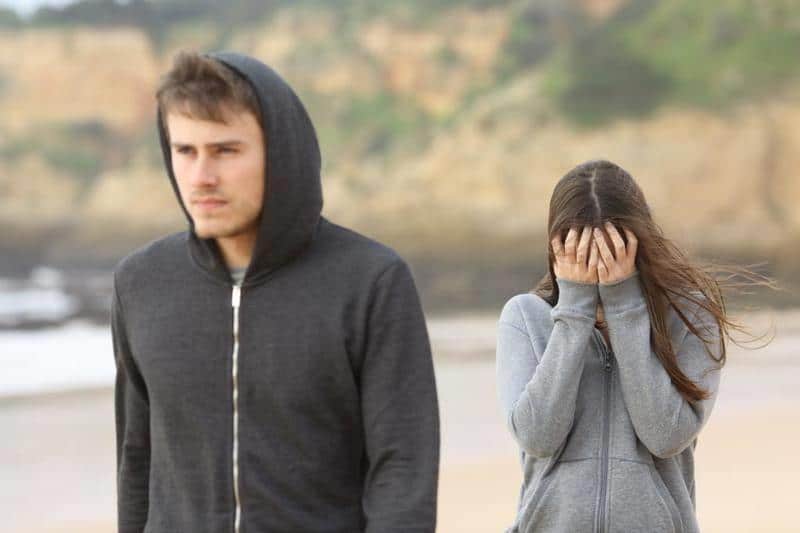 كيف انسى حبيبي وانا اراه كل يوم