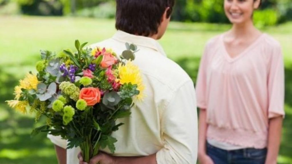 كيف تعرف أنك تحب فتاة
