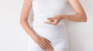 ما سبب الافرازات البيضاء عند البنات