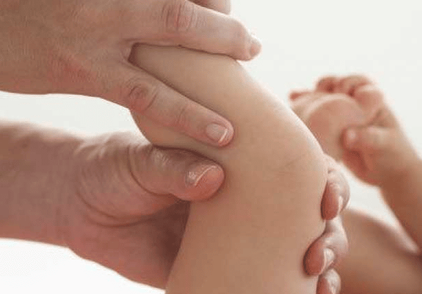 أعراض خلع الورك عند الأطفال