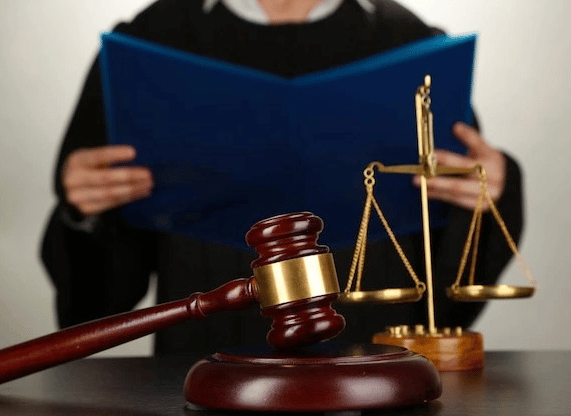ارقام محامين للاستشاره المجانية في فرنسا