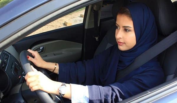 أرقام مدربات سياقة في الشارقة