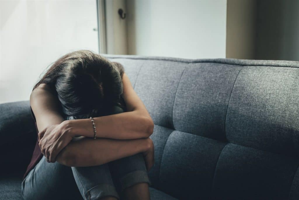 كيف اتعامل مع شخص مضغوط نفسيا
