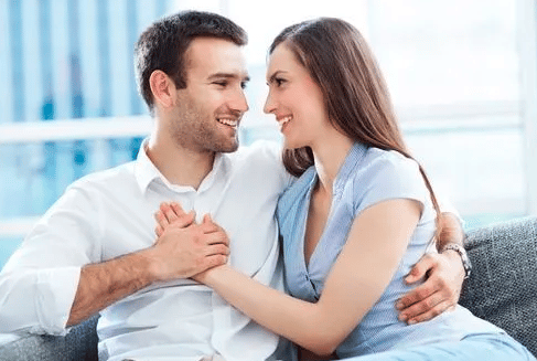 علامات الحب بين الزوجين