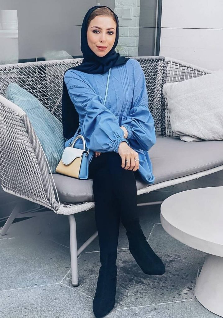 تنسيق اللون الأسود مع الأزرق 3