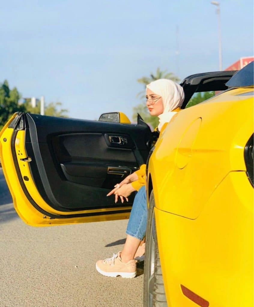 رمزيـات بنات محجبات مع سيارات 1
