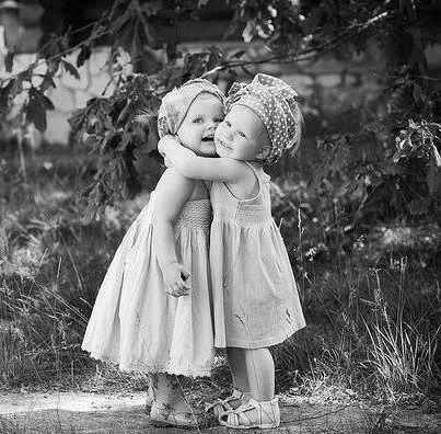 بنات صديقات كيوت 4