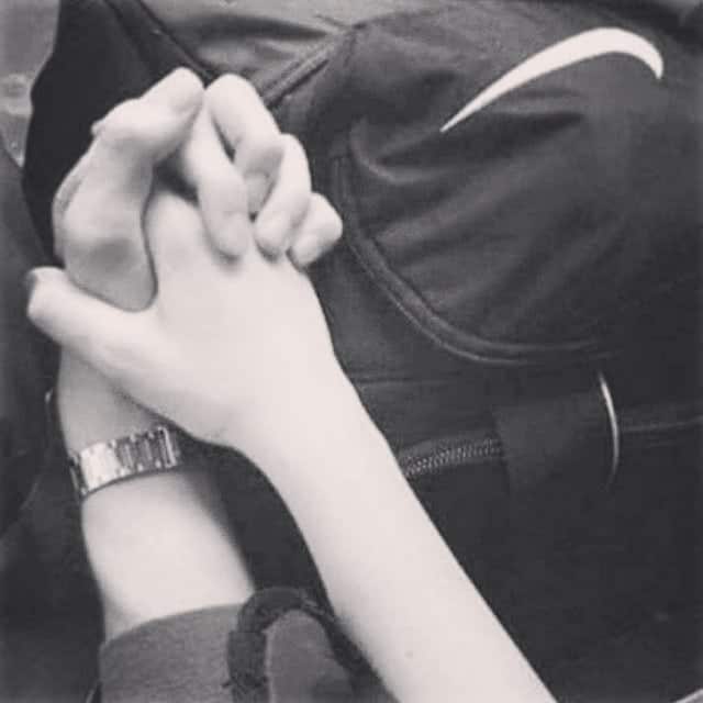 رمزيـات شباب وبنات ابيض واسود 2