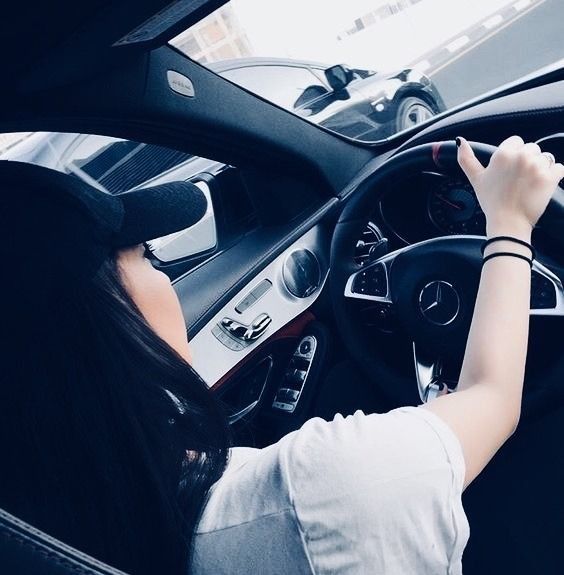 رمزيـات بنات يسوقون سيارات 2