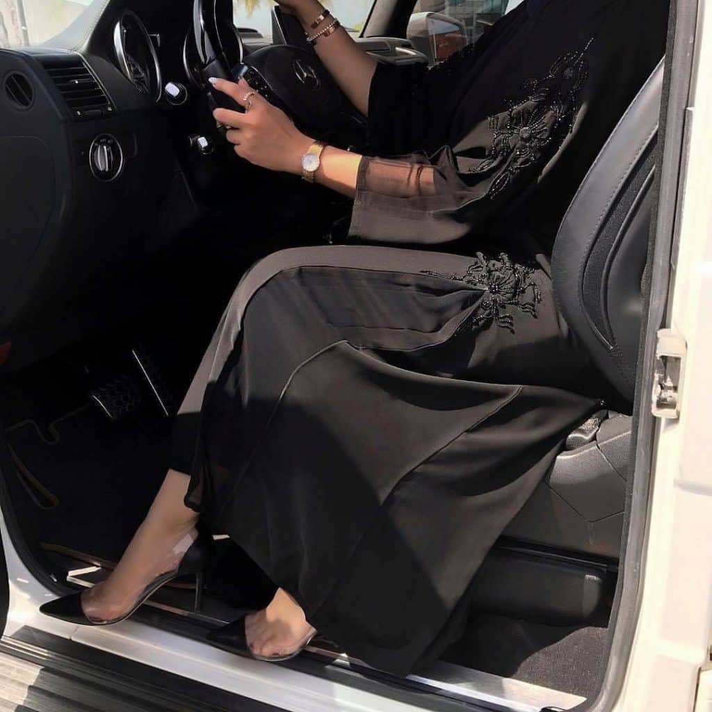 رمزيات بنات سيارات انستقرام 1