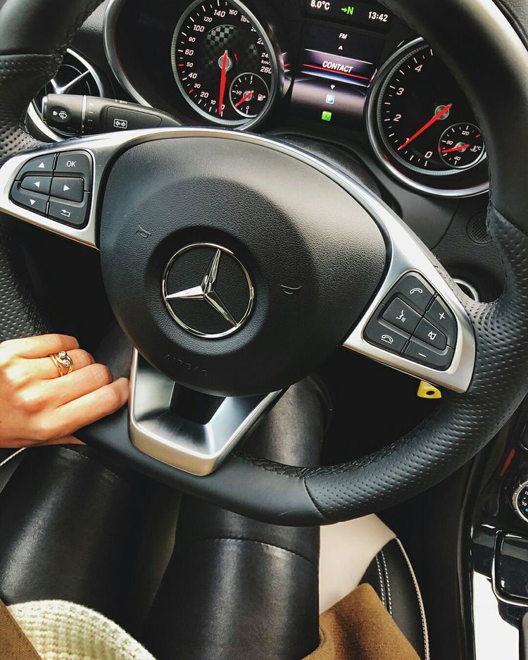 رمزيات بنات يسوقون سيارات 1