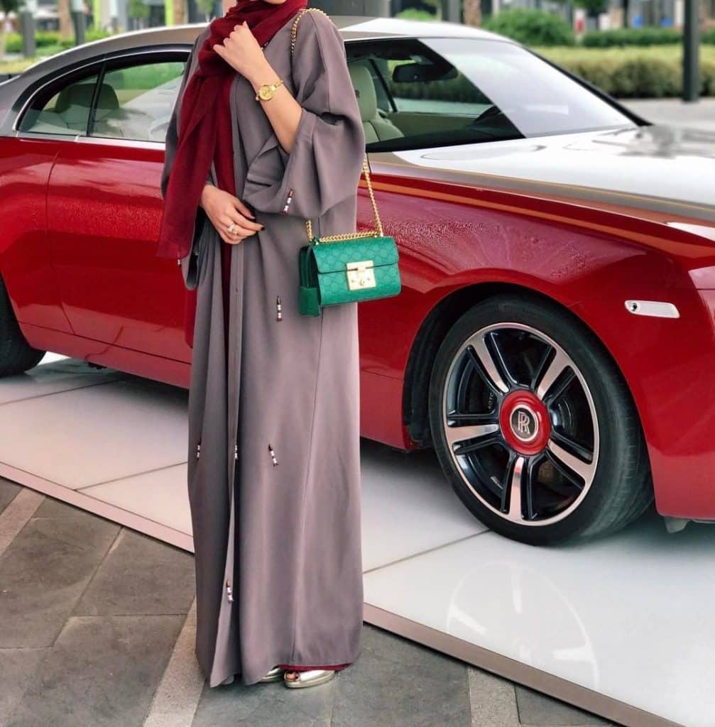 رمزيـات بنات محجبات مع سيارات 3