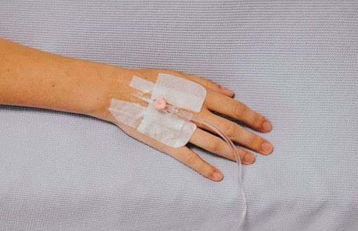 يد فيها مغذي سناب 2