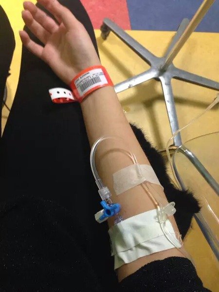يد فيها مغذي سناب 3