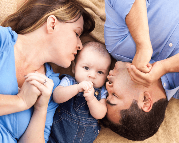 رمزيات طفل مع امه وابوه 1