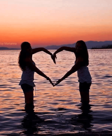 رمزيـات صديقات انستا 1