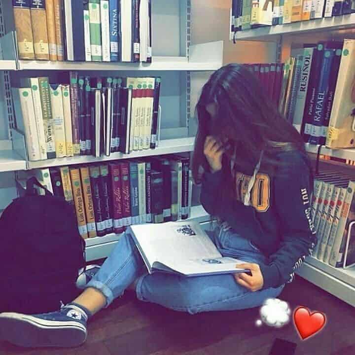 رمزيـات بنات مع كتب 1