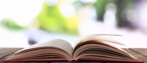 برجراف عن a story you like للصف الأول الاعدادى